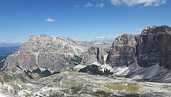 Schöner Blick auf die Berge, bei hoffentlich schönem Wetter in Südtirol.