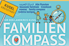 Cover des Familienkompass - Ortsschild Kusel, eine Familie, ein Herz und ein Kompass bebildern die Überschrift 