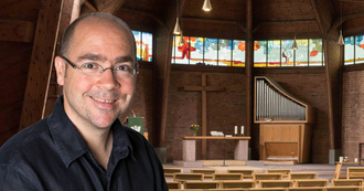 Collage aus einem Porträt des Dekans Paul Metzger und der Melanchtonkirche